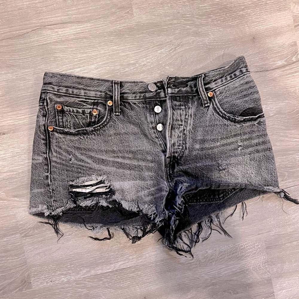 EXCELLENT CONDITION Levi’s shorts